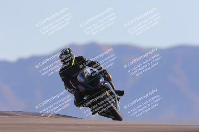 media/Nov-06-2023-Moto Forza (Mon) [[ce023d0744]]/3-Intermediate Group/Session 5 (Turn 9)/